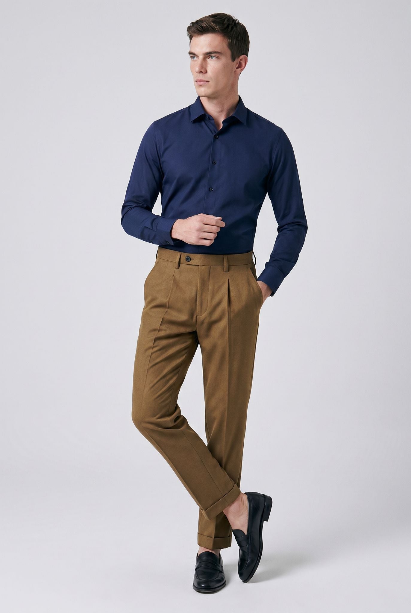 Calça Alfaiataria Masculina em Poliviscose Acetinada Cáqui