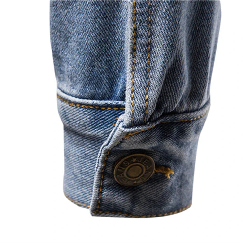 Jaqueta Jeans Masculina Trucker Clássica com Bolsos no Peito