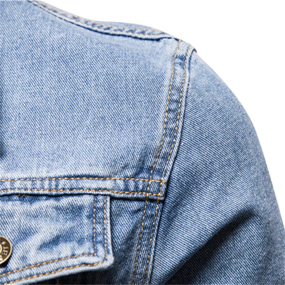 Jaqueta Jeans Masculina Trucker Clássica com Bolsos no Peito