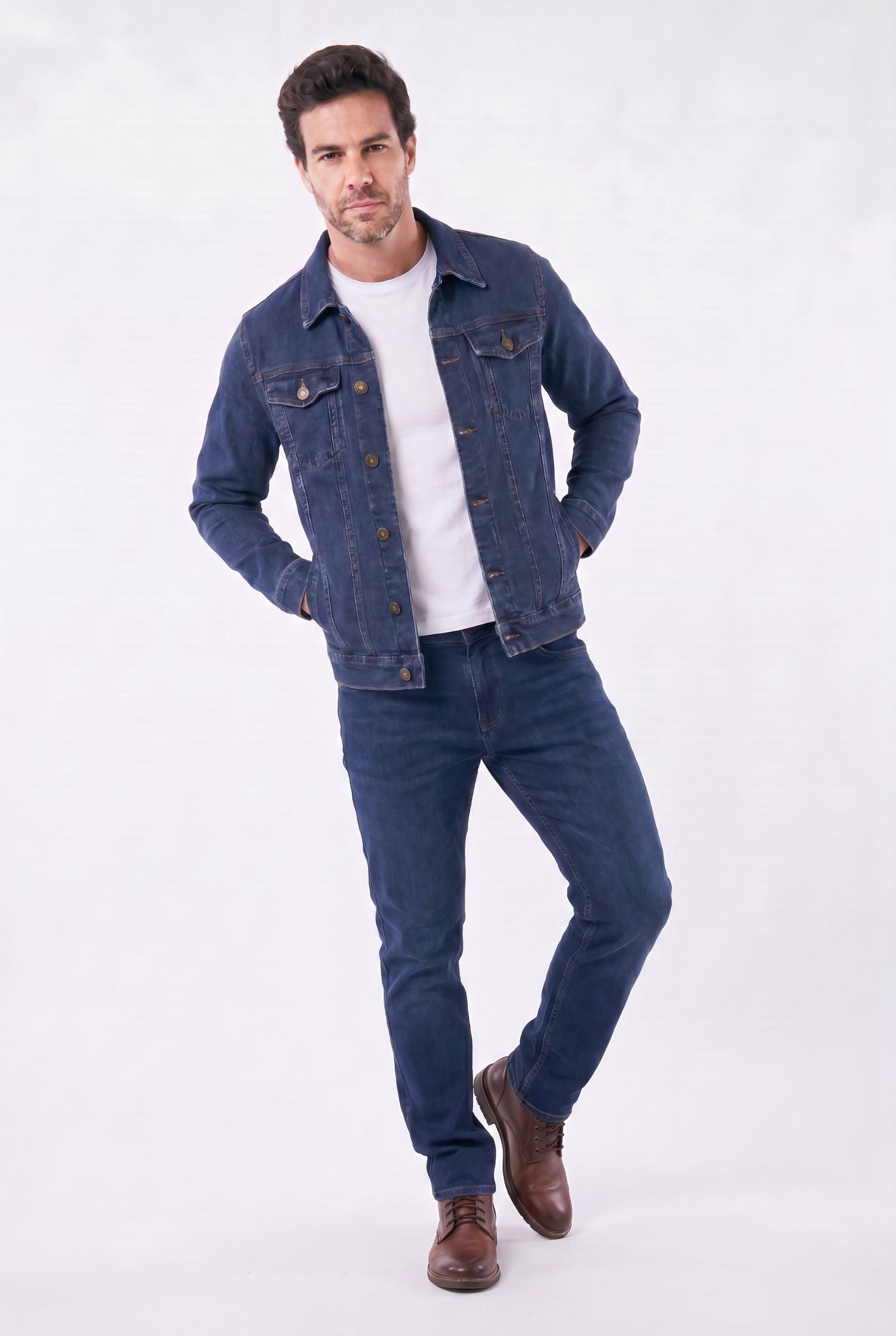 Jaqueta Jeans Masculina Trucker Clássica com Bolsos no Peito