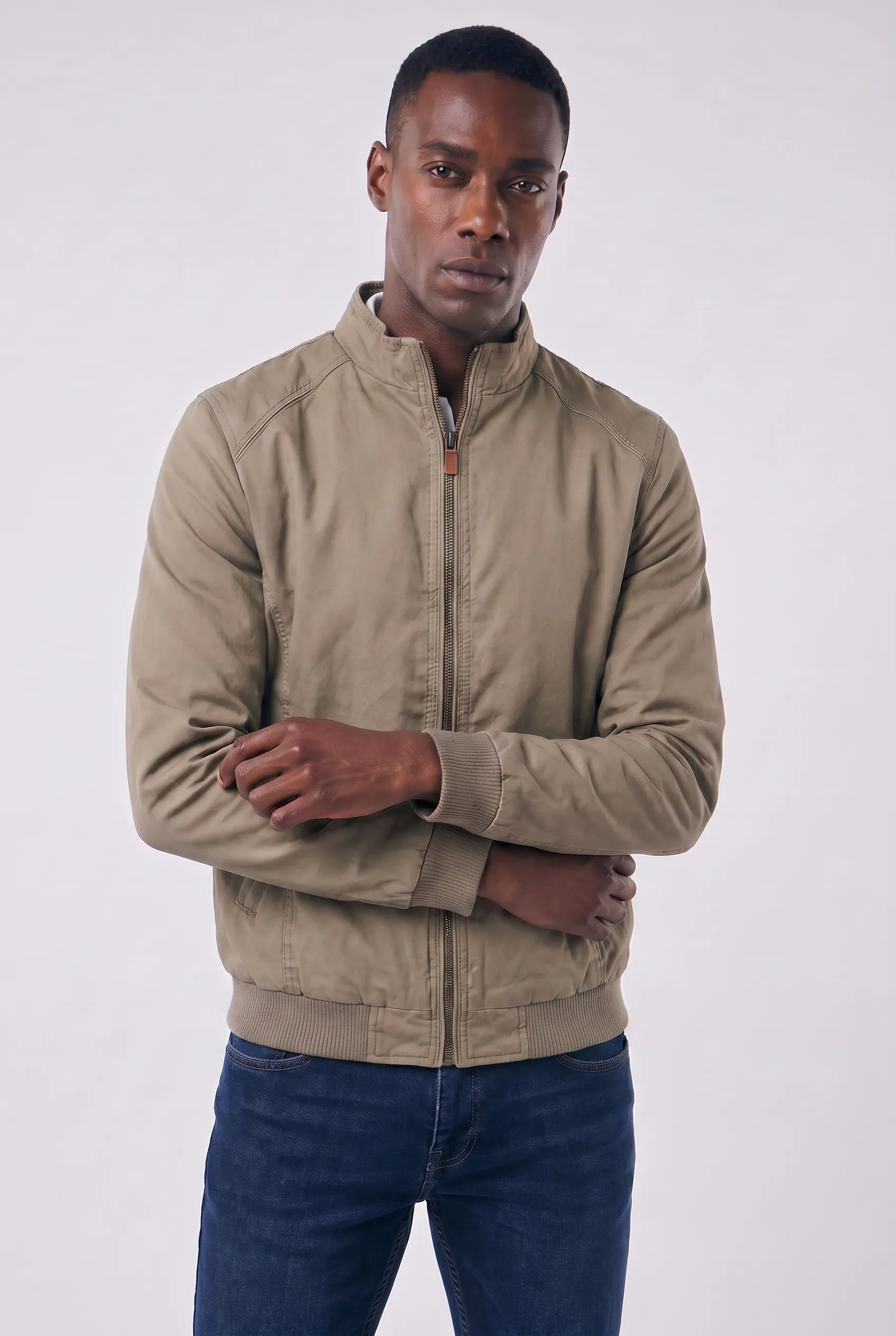 Jaqueta Masculina Bomber Atemporal com Gola Estruturada
